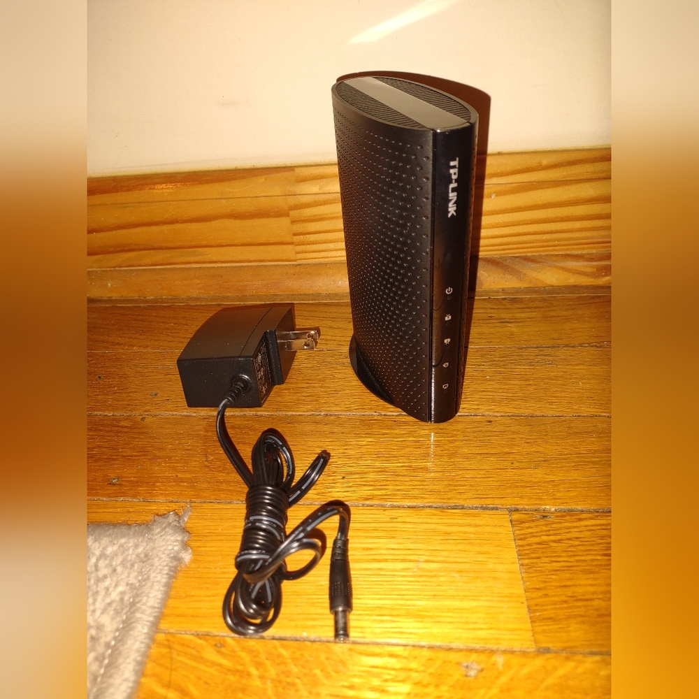 TP-LINK TC-7610 DOCSIS 3.0 High Speed Cable Modem LAN Port & Cable Port